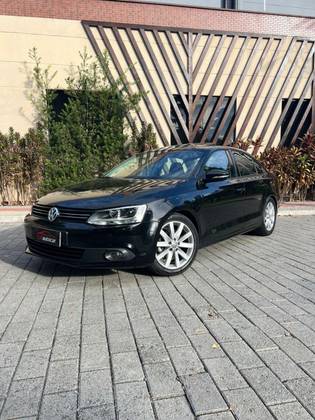 VOLKSWAGEN JETTA 2.0 COMFORTLINE FLEX 4P TIPTRONIC
